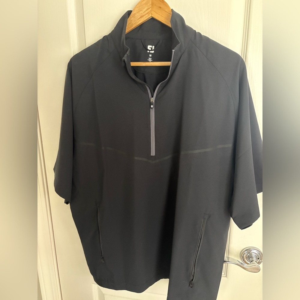 Zephyr Men's Black Short Sleeve Windbreaker - Picture 6 of 6